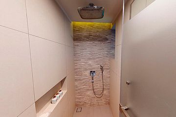 Закрытые душевые